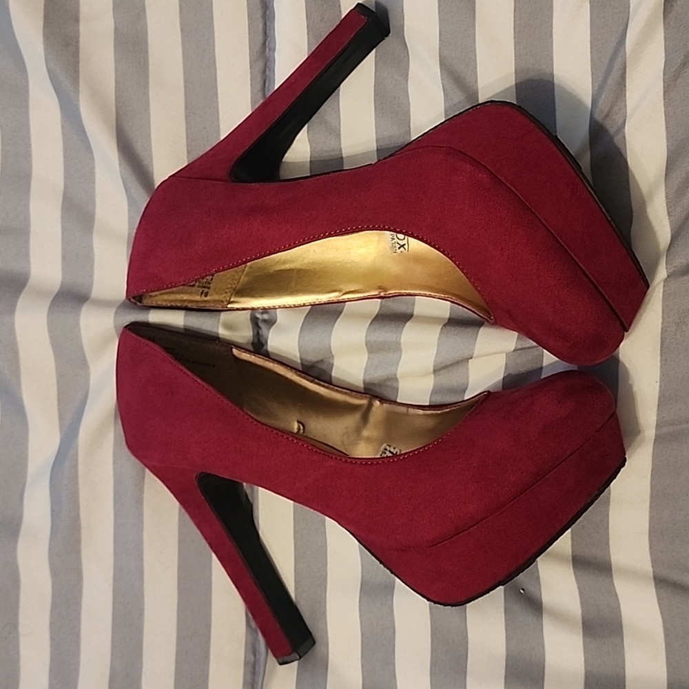 Mossimo Pumps - Picture 3 of 4